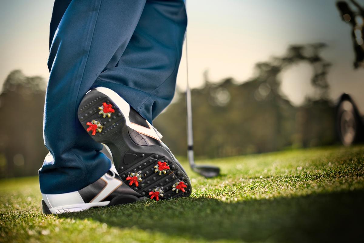 Golf Shoes Buying Guide 2023-Spiked or Spikeless